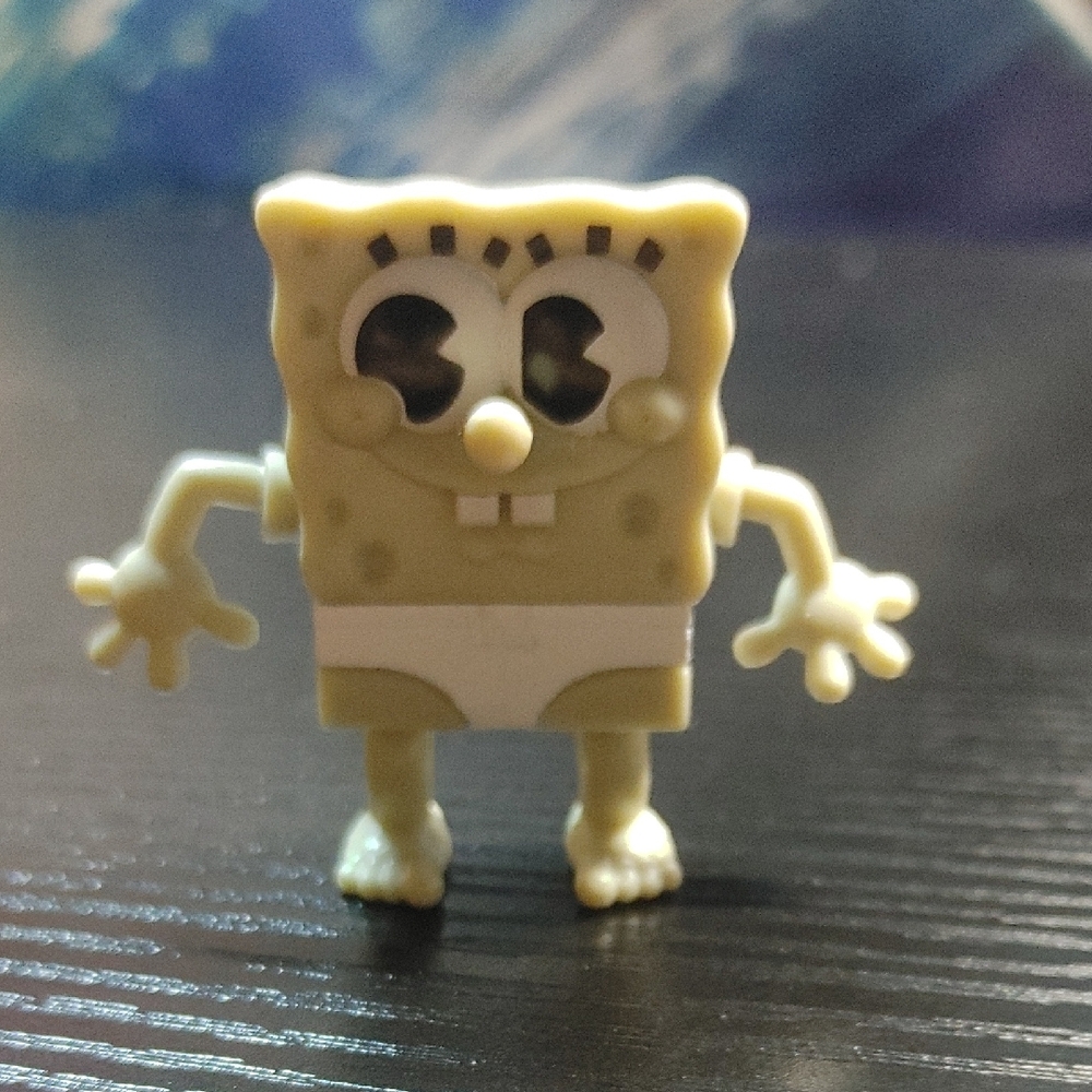 2" Grayish Yellow Cartoon Sponge Figurine Collectible